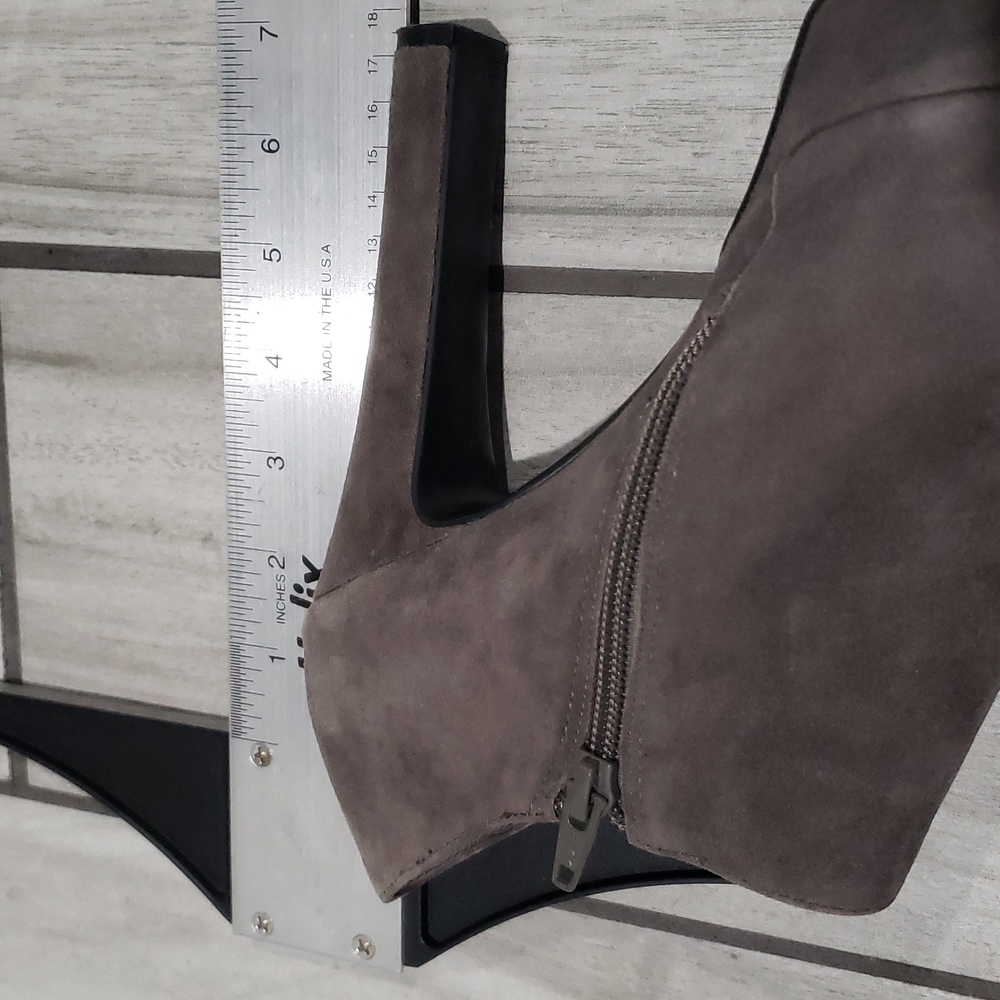 Gianni  Bini boots. - Picture 9 of 9
